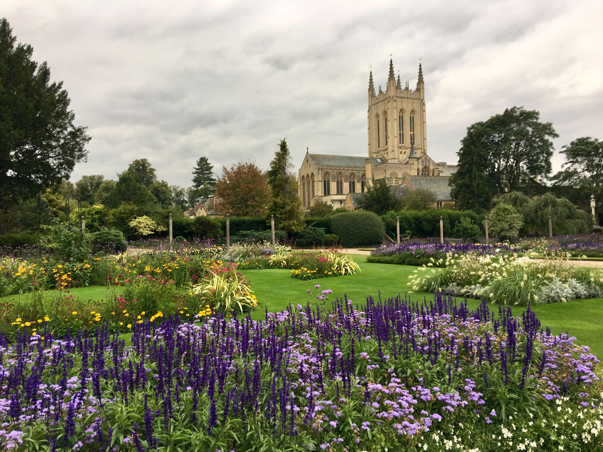 Abbey Gardens and St Edmundsbury Cathedral, credit Sue Warren